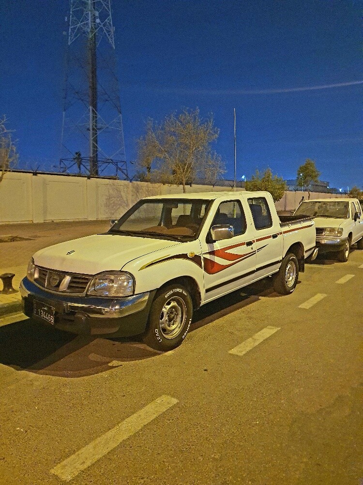Nissan pickup GL automatic 2006 - 2