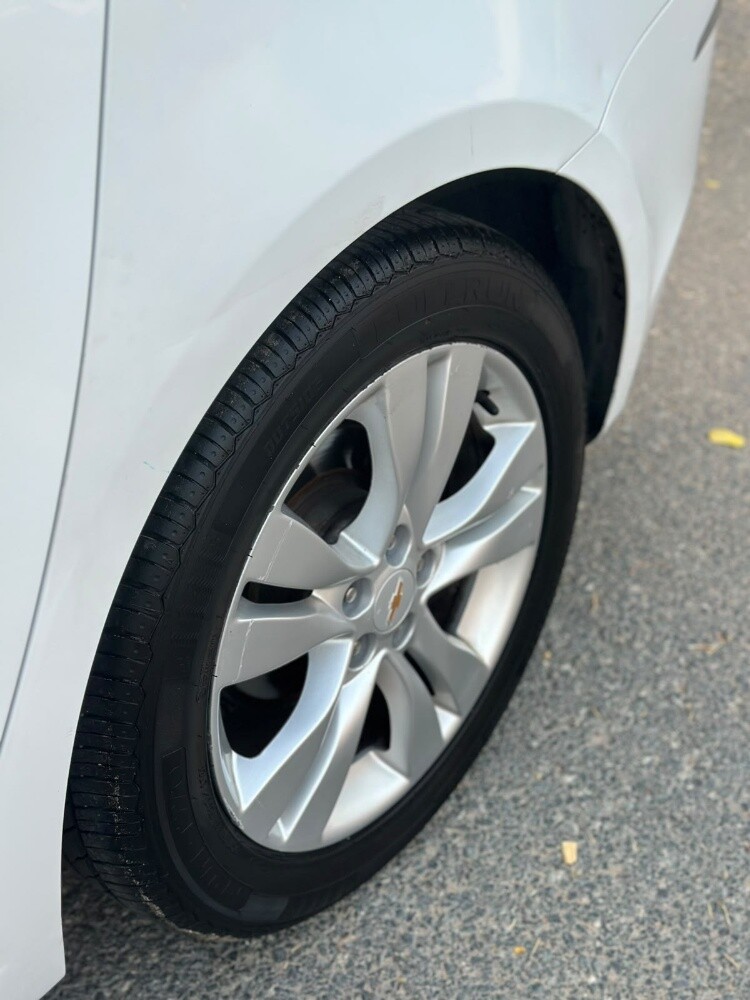 2017 Cruze Low Mileage Clean - 8