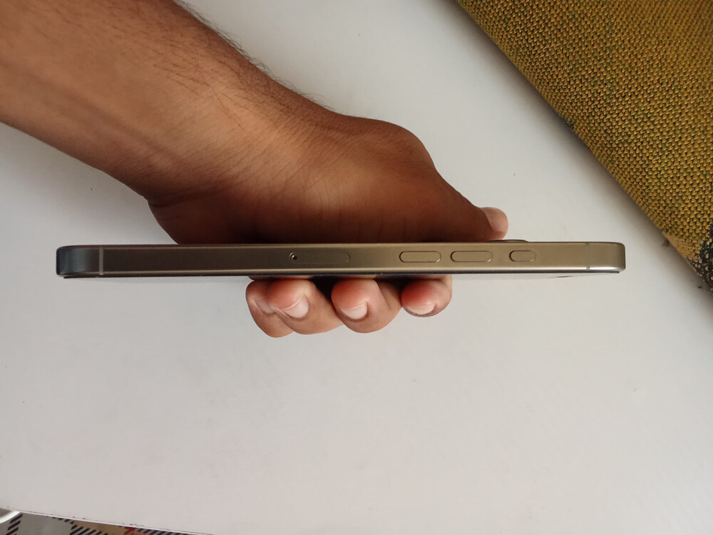 IPhone 16 pro max  - 6