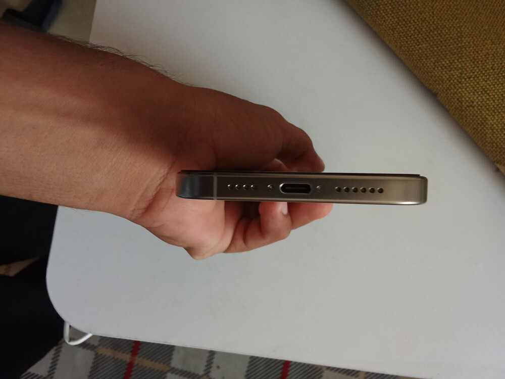 IPhone 16 pro max  - 4