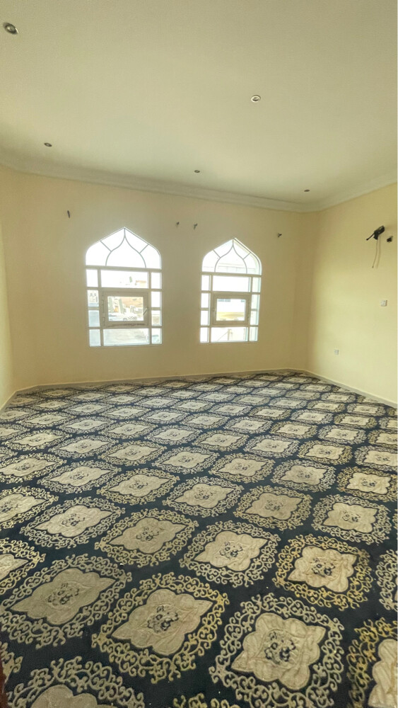 فلتين موظفات بام صلال على - 1