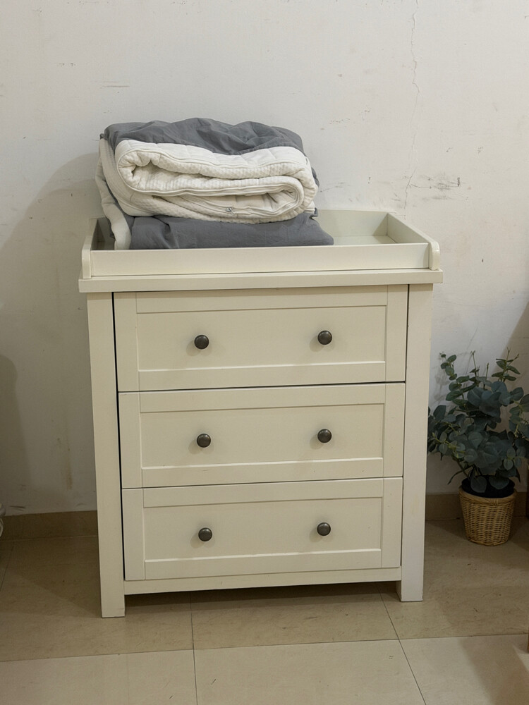 Changing table with drawers For sal - 1