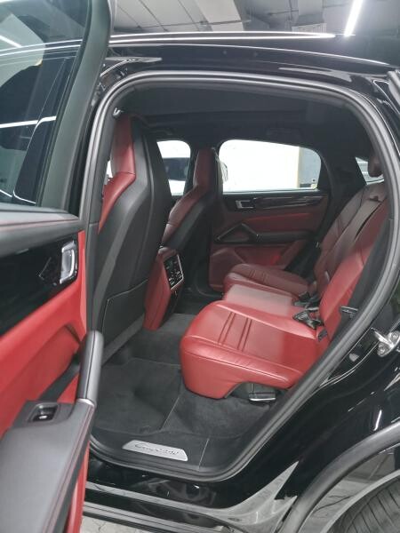PORCHE CAYENE S 2020 MODEL - 7