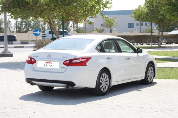 Nissan Altima  - S - 2017 - 5