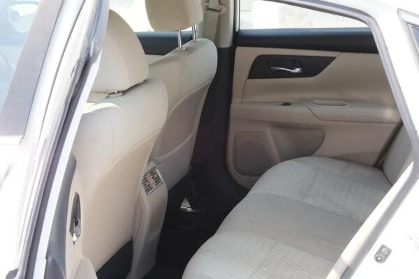 Nissan Altima  - S - 2017 - 7