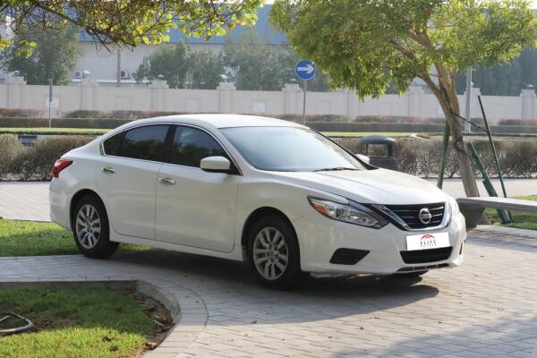 Nissan Altima  - S -  2017 - 3