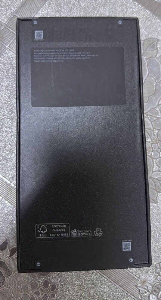 Samsung Galaxy Z Flip7 (Coral Red) - 3