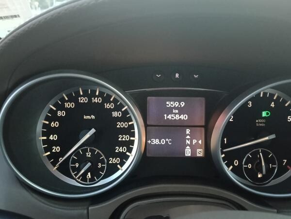 Mercedes GL 500 2011 - 14