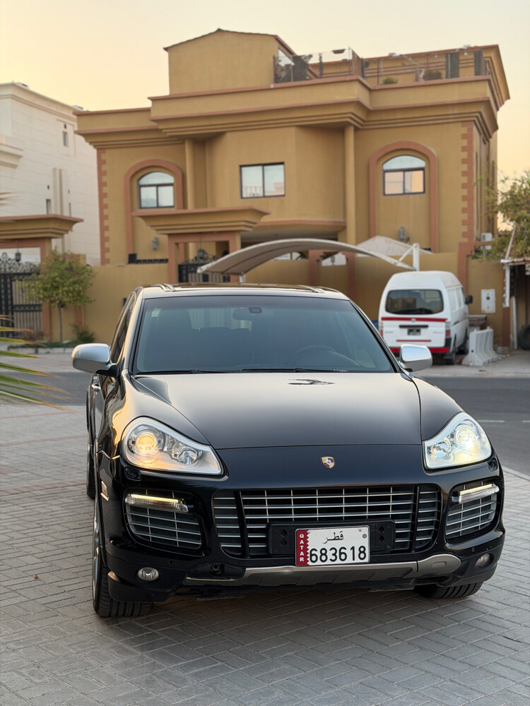 Porsche GTS super clean car - 2