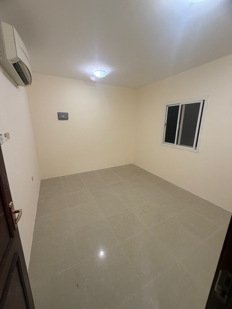 للايجارملحق ام صلال ارضي2600 - 7