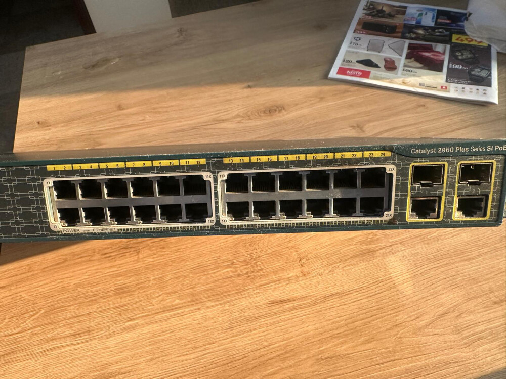 Cisco Catalyst 2960 Plus PoE - 8