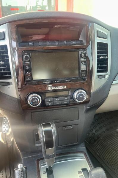 Mitsubishi Pajero 3.8L Gold Edition - 7