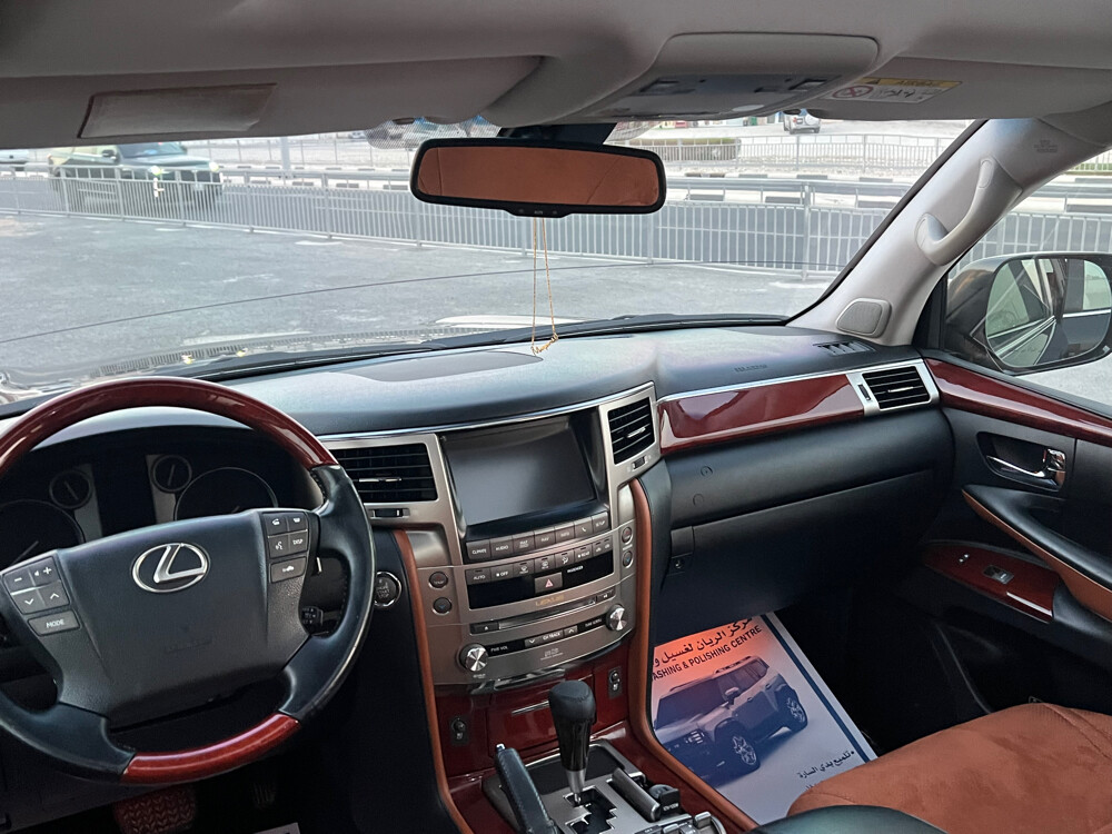 Lexus Lx 5.70 - 10