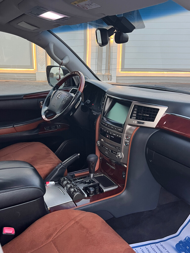 Lexus Lx 5.70 - 14