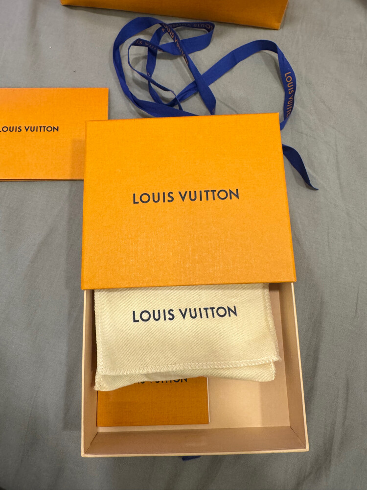 limited edition LV key chain - 4