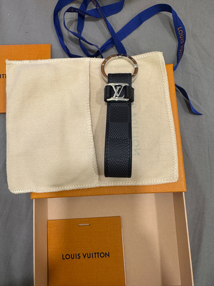 limited edition LV key chain - 1