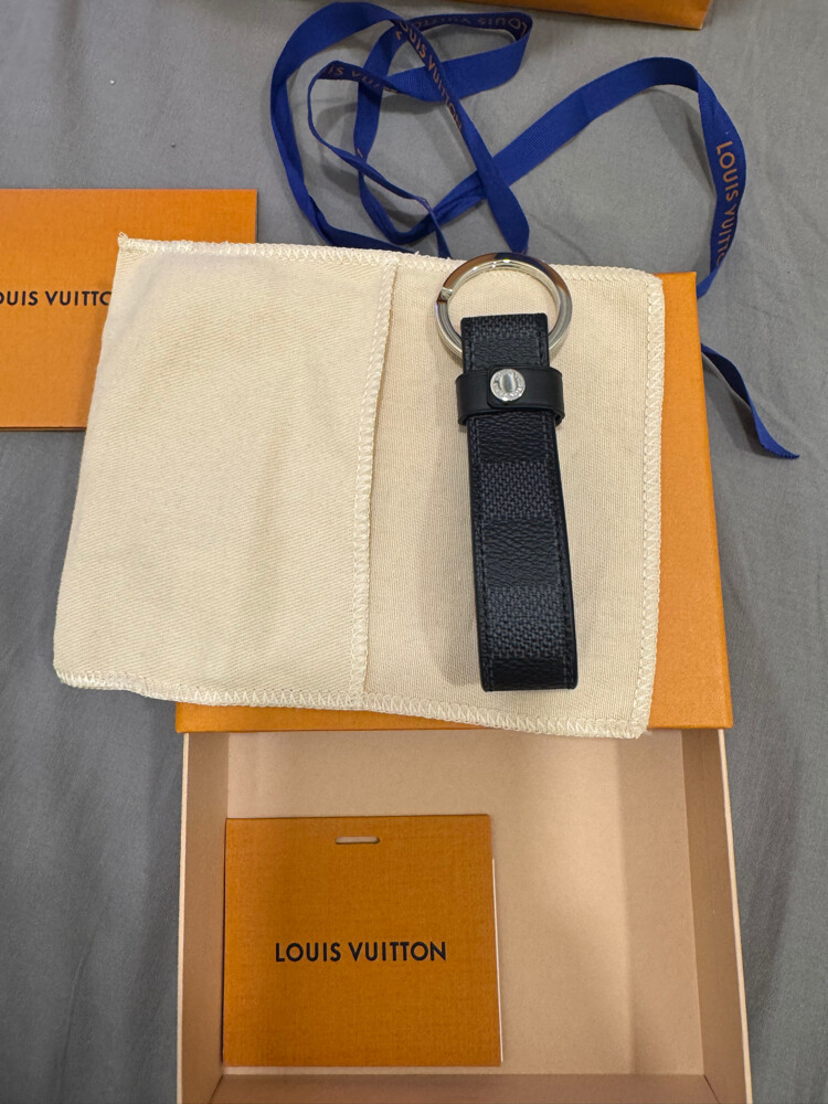 limited edition LV key chain - 2