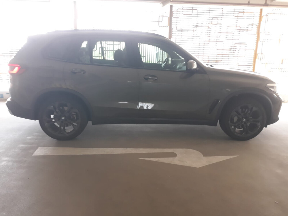 X5 40i 6 cylinder - 2