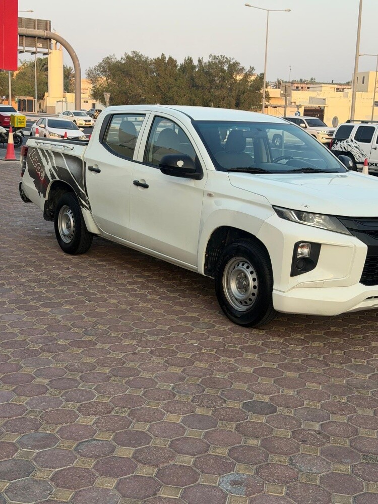 مستوبشي ايل ٢٠٠(٢٠٢٠)بيترول - 3