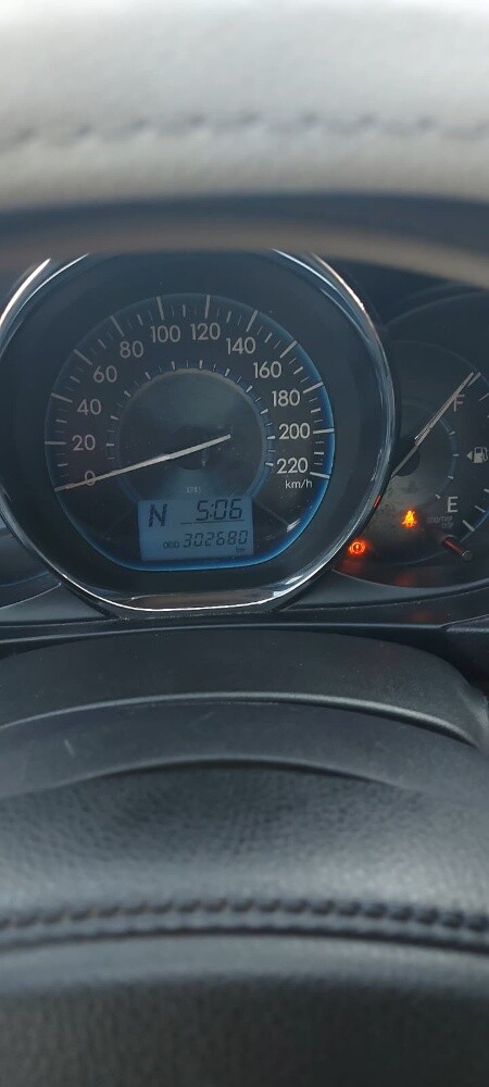 Toyota Yaris 2015 – Excellent Condi - 10