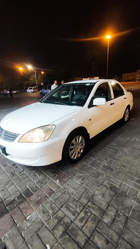 Mitsubishi lancer - 2
