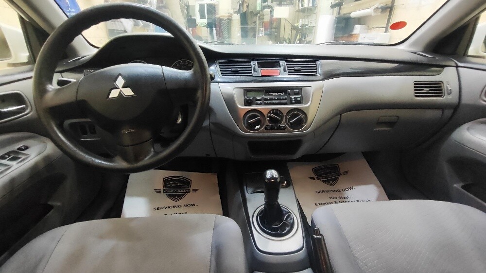 Mitsubishi lancer - 1