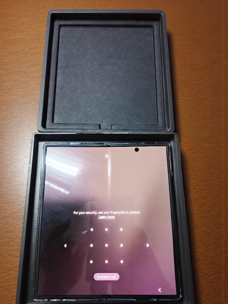 Samsung Galaxy z fold7 in warranty - 1