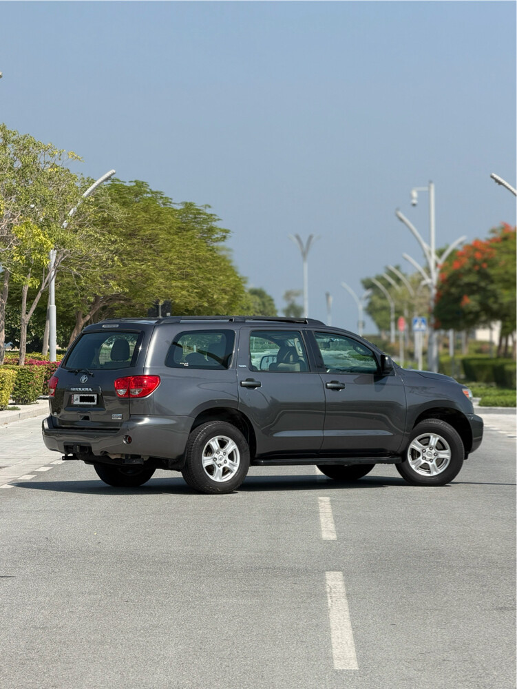 Toyota Sequoia 2015 SR5 - 4