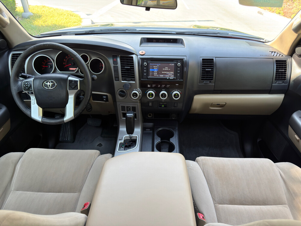 Toyota Sequoia 2015 SR5 - 16