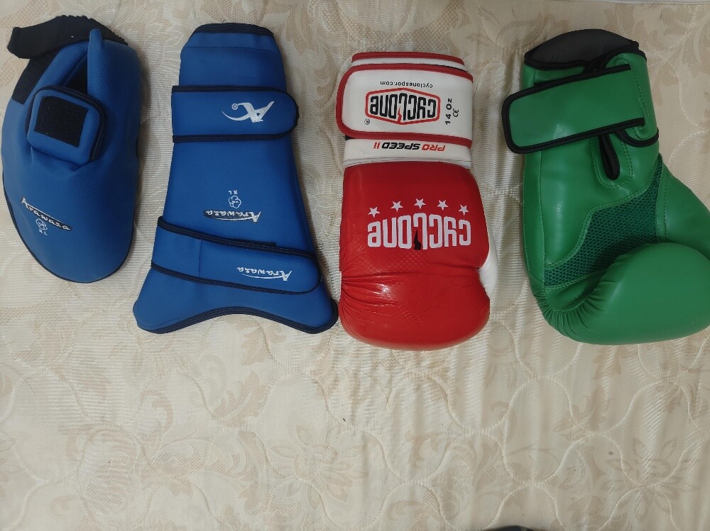 Boxing gloves&Shins for sale venom - 4