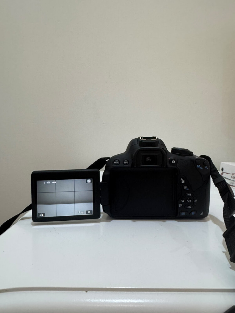 canon eos 700D - 2