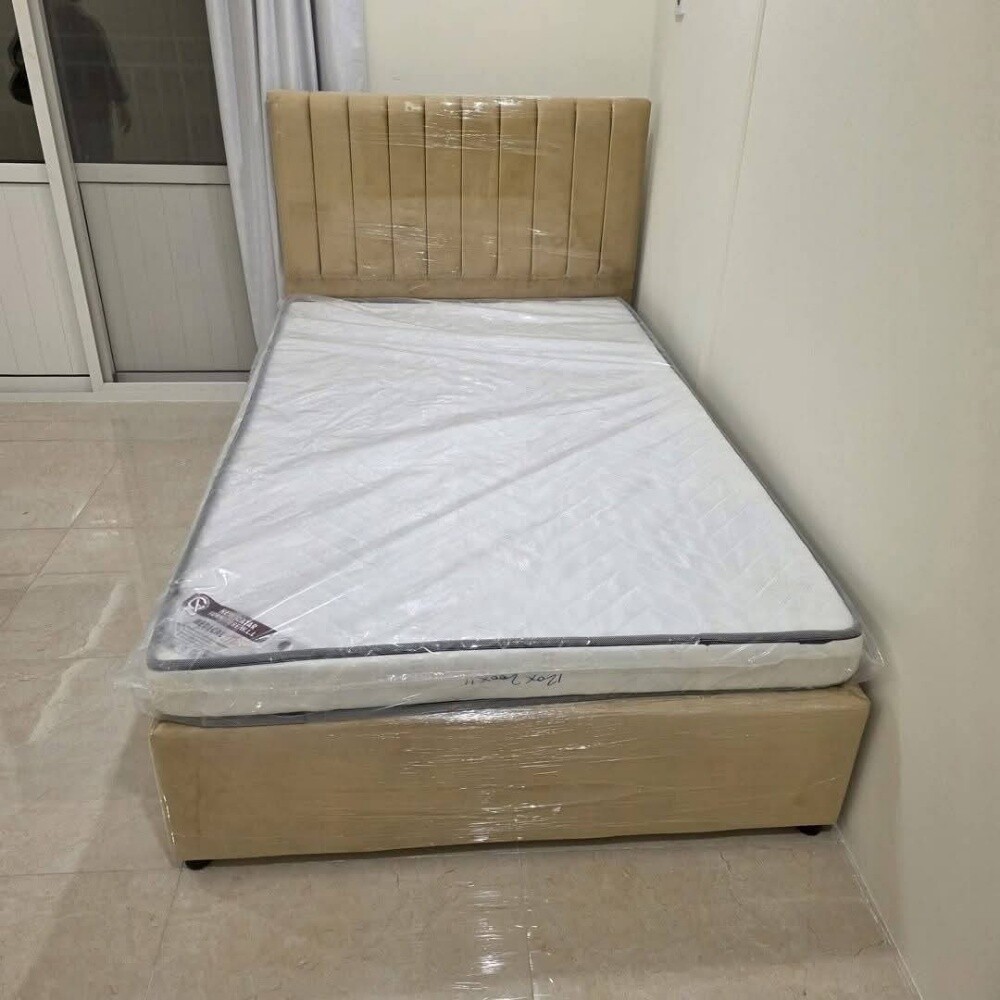 سرير ومرتبة متوفران - 1
