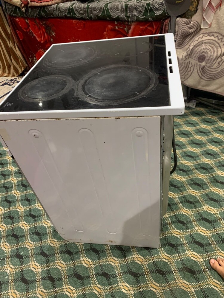 Indesit free standing cooker - 6