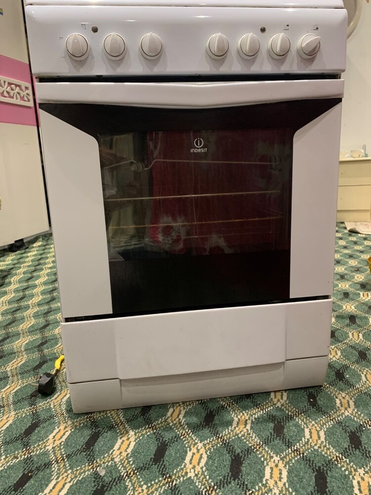Indesit free standing cooker - 7
