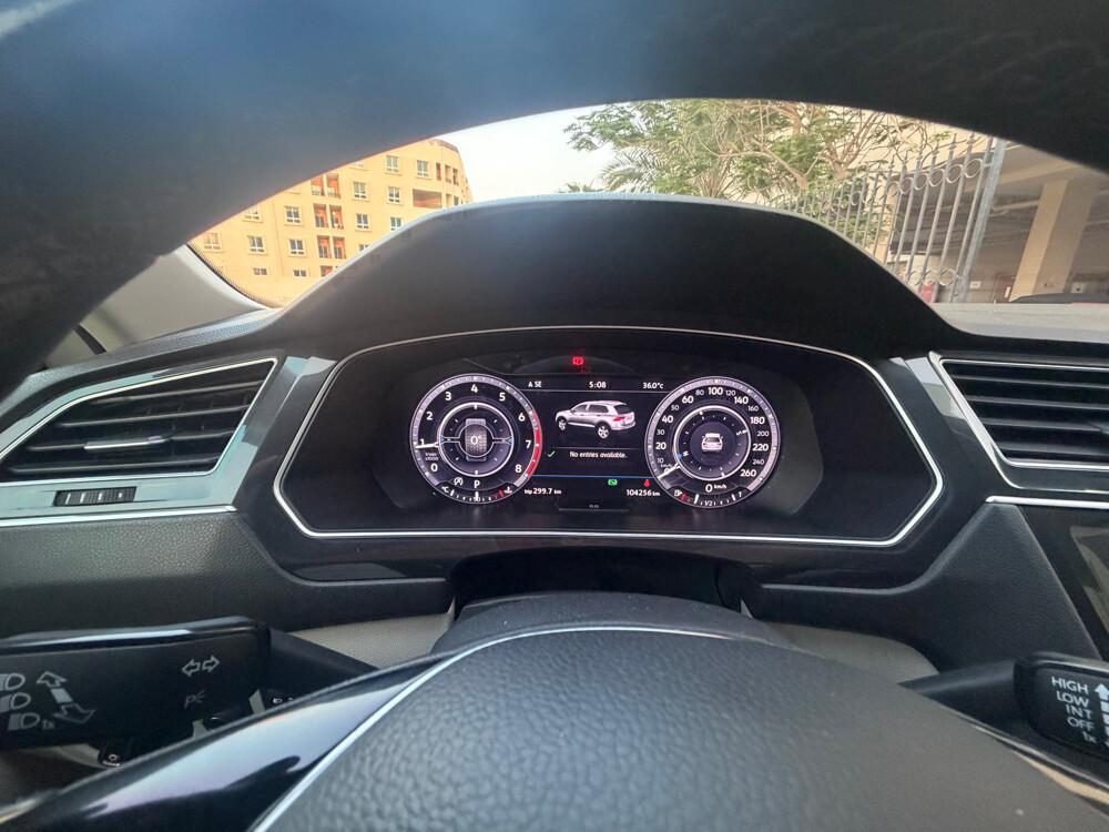 2L Volkswagen Tiguan 2017 - - 6