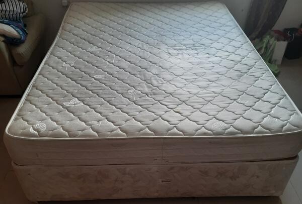 For sale TV, cooker, mattress - 2