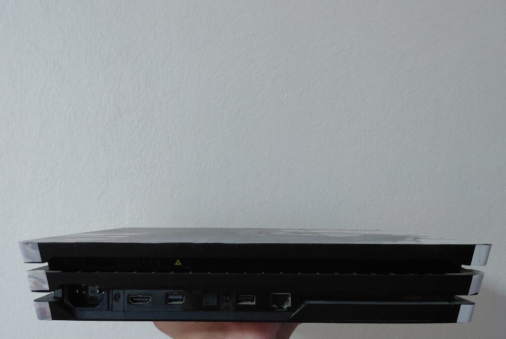 PS4 PRO - 3