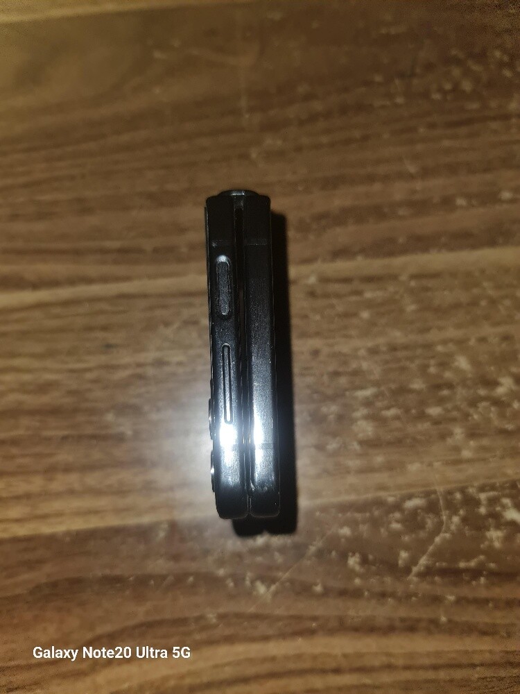Samsung Galaxy Z Flip4 - 2