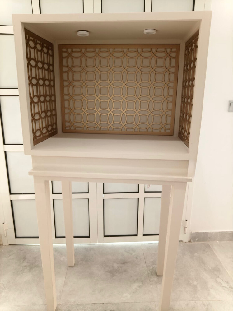 طاوله لعرض المجوهرات ٧ قطع  - 1
