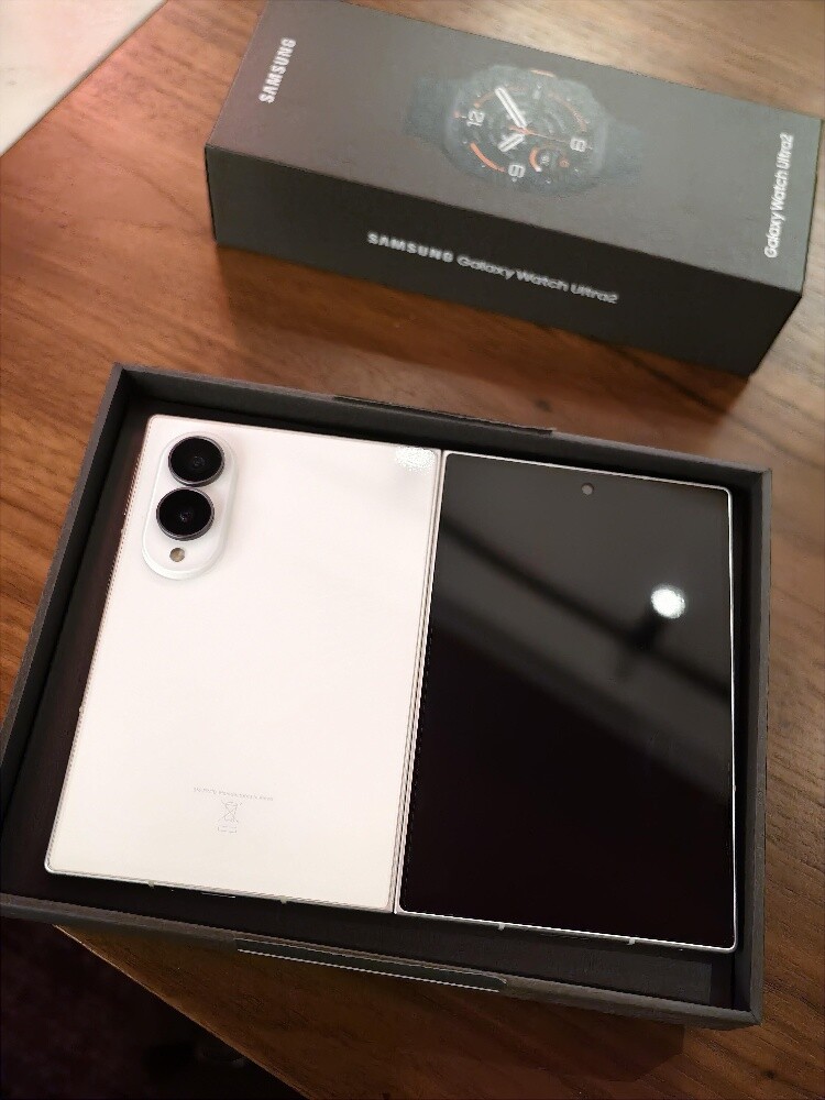 Samsung Z Fold 8 512 Gb white color - 1