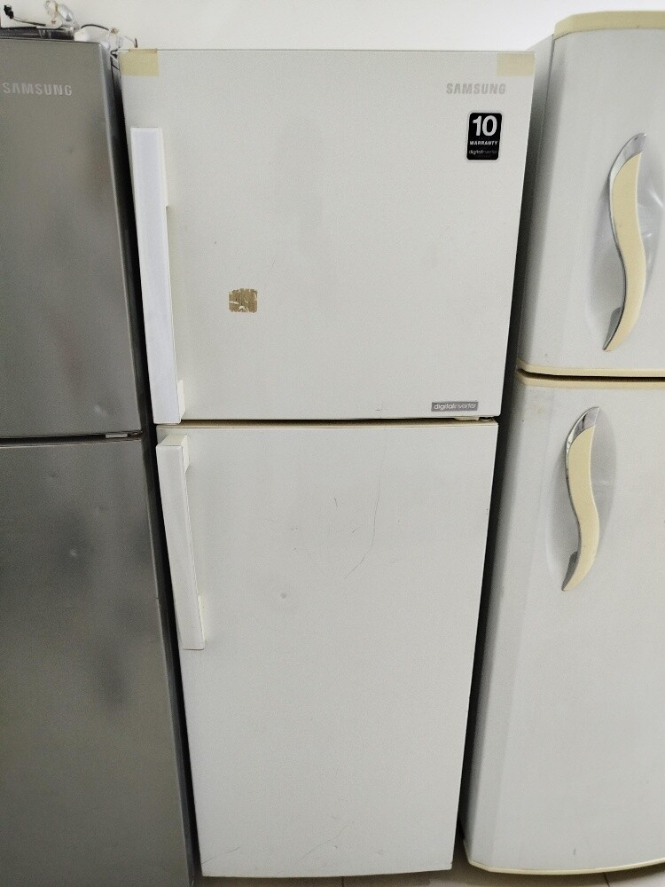 Samsung  medium fridge sale - 1