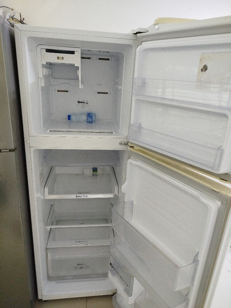 Samsung  medium fridge sale - 2