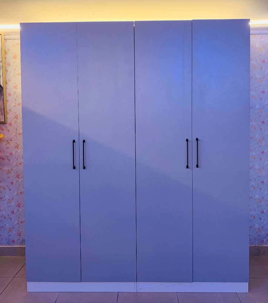 4 boor Cabinet - 1