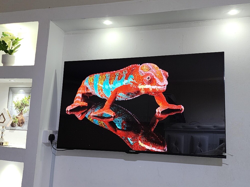 50 Smart Google 4k Tv with box - 2