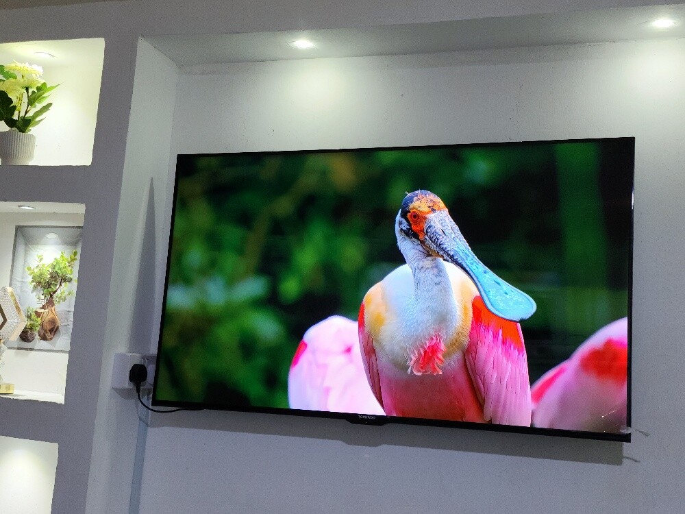 50 Smart Google 4k Tv with box - 3