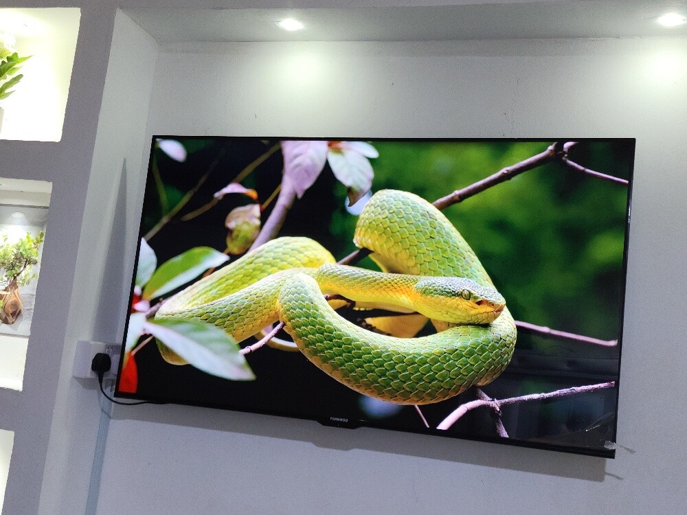 50 Smart Google 4k Tv with box - 4