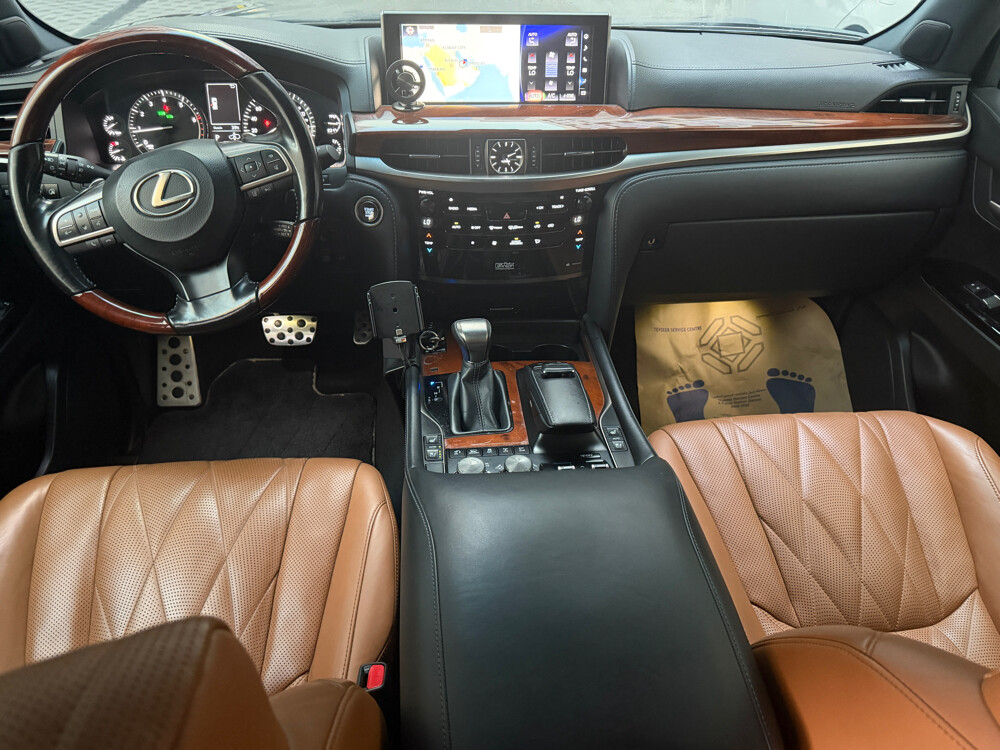 LEXUS BLACK EDITION 2021 - 10