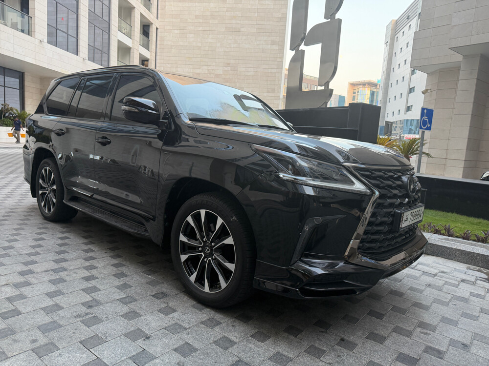 LEXUS BLACK EDITION 2021 - 1