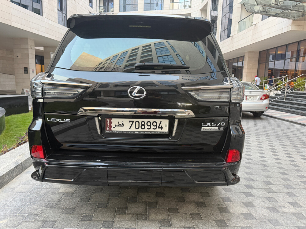 LEXUS BLACK EDITION 2021 - 4
