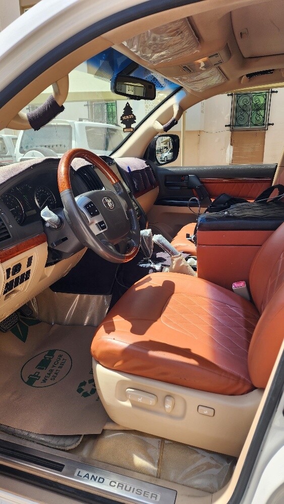 Land Cruiser GXR V8 2013 - 4